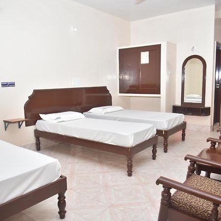 Arihanth Deluxe Lodge Shivamogga Zewnętrze zdjęcie